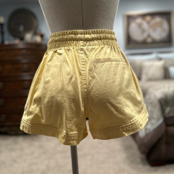 Forever 21 yellow high waisted shorts size medium - Picture 5 of 6